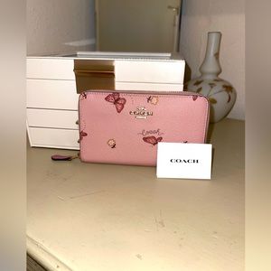 Coach Medium ID Zip Wallet